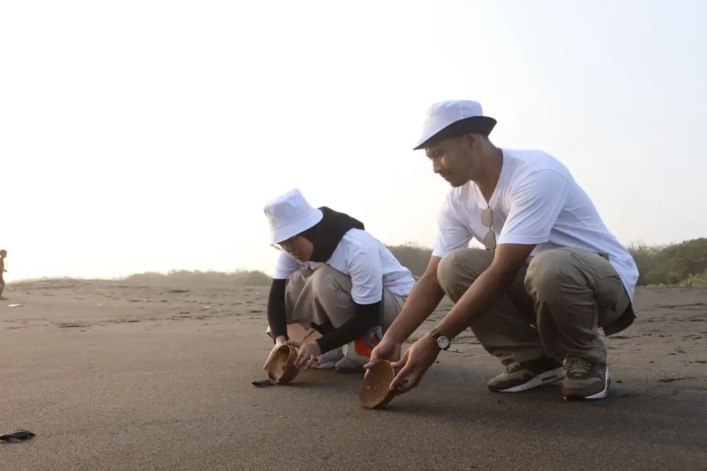 Penyu-lamat 2025: Aksi Sukarelawan Karyawan Telkom 